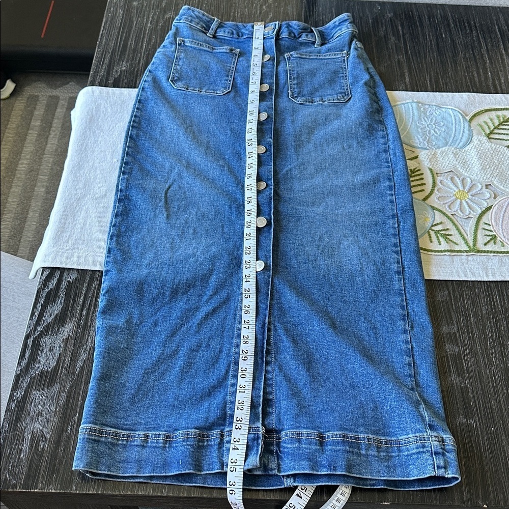 Bagatelle Collection Button Front A-Line Midi Length Denim Jean Skirt, Size 8 - Picture 4 of 13